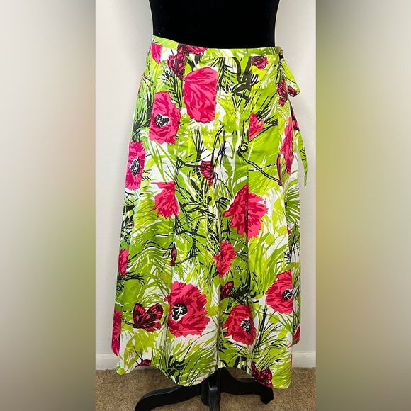 Talbots pleated floral skirt. Pink and green. Zip side closure. 100% cotton. 10 - Picture 2 of 9